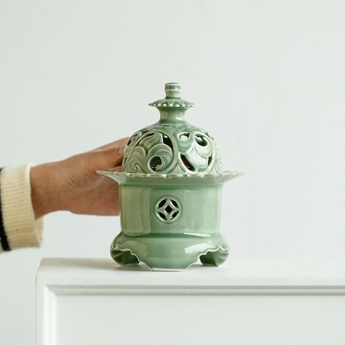 Hermit Life Three-Legged Incense Burner (Celadon), Porcelain Incense Holder with Lotus-Shaped Lid, Green