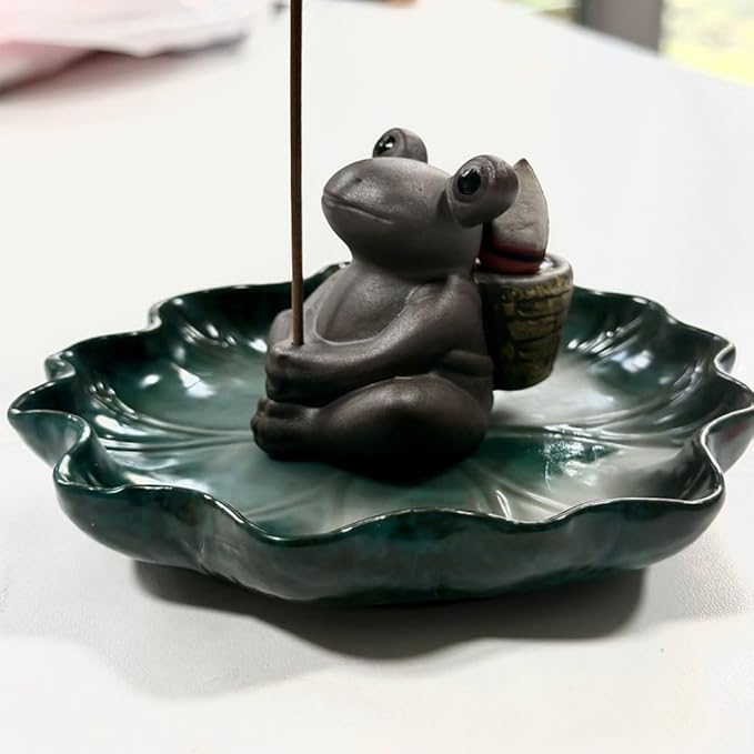 Leheybia 1 Pcs Cute Frog Ceramic Incense Holder Backflow Incense Burner Incense Burner Holder with 20 Backflow Incense Cones (Father Frog)