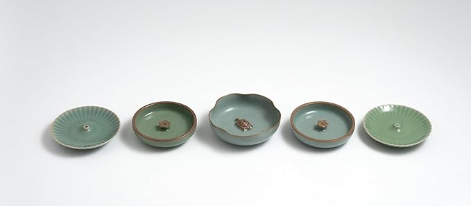 Five-piece Handmade Blue Porcelain Incense Burner Gift Set, Featuring a Design of a Turtle and Flowers, Used as a dust Collector for Meditation, Yoga and Zen Home Decoration.