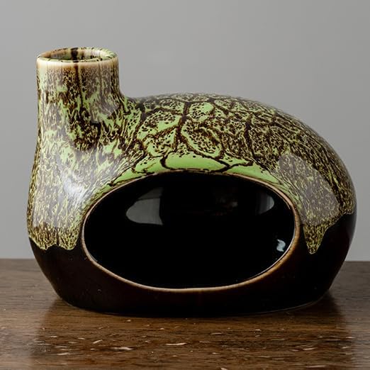Handcrafted Ceramic Palo Santo Holder – Artistic Incense Burner for Meditation, Mindfulness and Zen Home Decor – Wabi-Sabi Style Cone Sculpture, Gift for Yoga, Relaxation & Aromatherapy (Green)