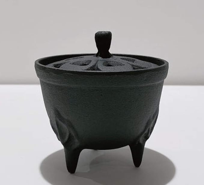 Iwachu 29206 Incense Burner, Petals, Black, Product Size: Φ3.3 x H3.5 inches (8.5 x 9 cm), Nambu Ironware