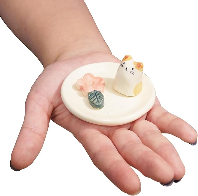 Charming Animal Series Ceramic Incense Holder, Japanese Pottery, Perfect for Relaxation and Concentration, Made in Japan (Small Flower Cat)