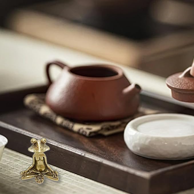 Brass Animals Frog Incense Holder, Funny Incense Holder Figurines Home Decor Incense Burner Holder Frog Figurine Aromatherapy Meditation Yoga Home Living Room Office Decor