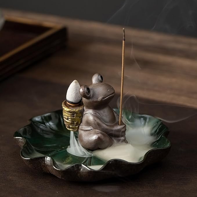 Leheybia 1 Pcs Cute Frog Ceramic Incense Holder Backflow Incense Burner Incense Burner Holder with 20 Backflow Incense Cones (Father Frog)