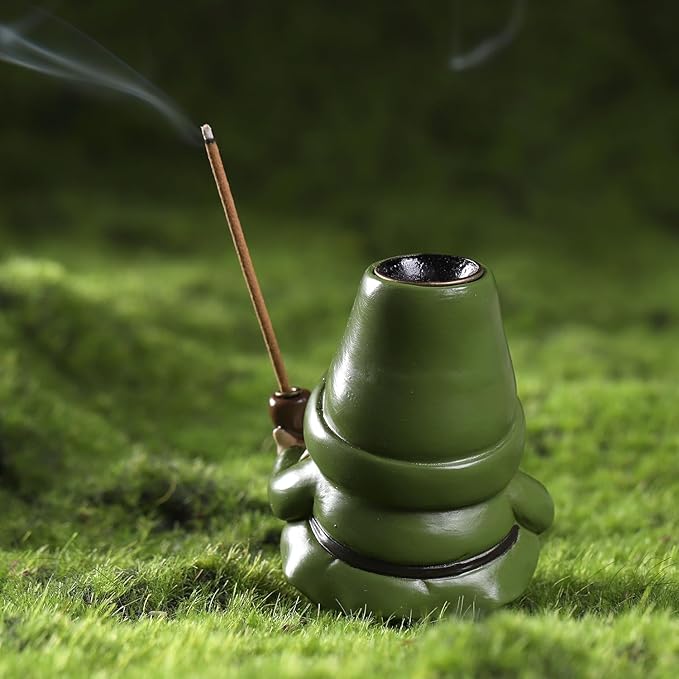 Gnome Incense Holder for Sticks and Incense Cone Holder, Resin Mini Gnomes Figurines Incense Stick Holder, Cute Incense Burner for Yoga Meditation Home Office Decor,Gnome Gifts for Women (Green)