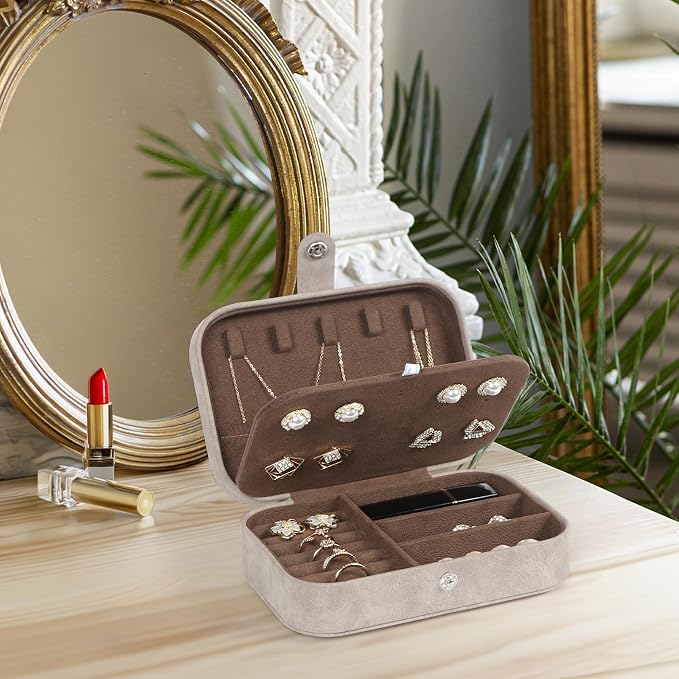 Hatori Travel Jewelry Box, PU Leather Small Jewelry Organizer for Women Girls, Double Layer Portable Mini Travel Case Display Storage Holder Boxes for Stud Earrings, Rings (Brown)