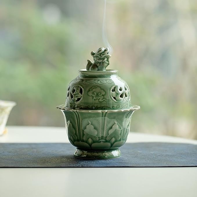 Zen-Style Incense Burner (Celadon), Ceramic Incense Holder Featuring a Lion Sculpture, Adorned with Cloud Patterns and a Buddha Light Decoration, Elegant Chinese Incense Burner for Home Décor (Green)