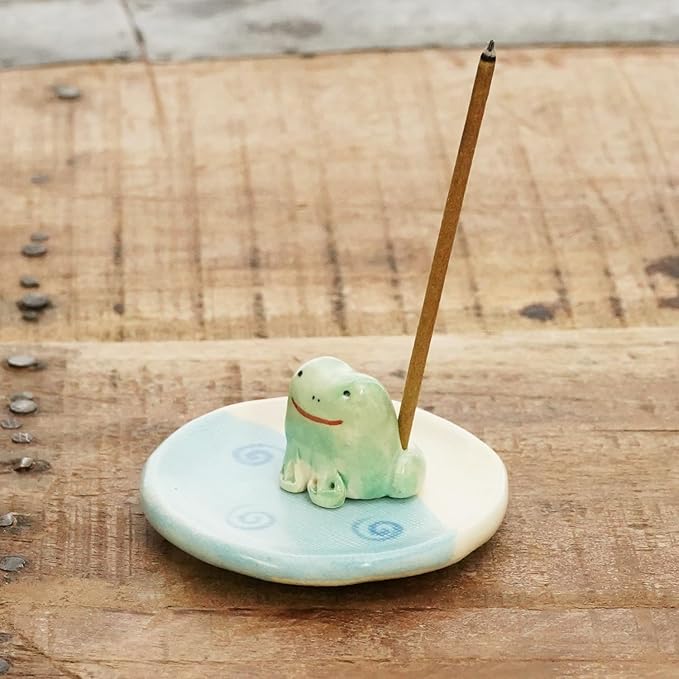 Charming Animal Series Ceramic Incense Holder, Japanese Pottery, Perfect for Relaxation and Concentration, Made in Japan (Frog)