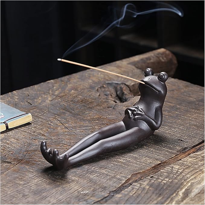 Frog Incense Holder - Ceramic Incense Burner with 45 Sandalwood Sticks, Aromatherapy, Yoga & Meditation - Home Desk Decor, Gift for Relaxation, Frog-Themed Zen Decor