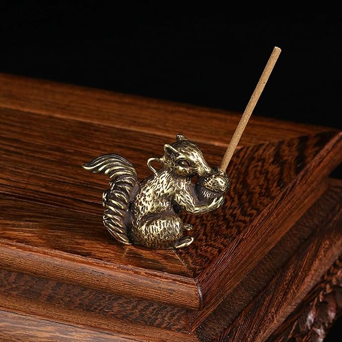 2pcs Brass Squirrel Figurines 1.6x1.2x0.6in Small Incense Holder Brass Animals Decor Antique Bronze Statue Ornament Desk Decoration Keychains