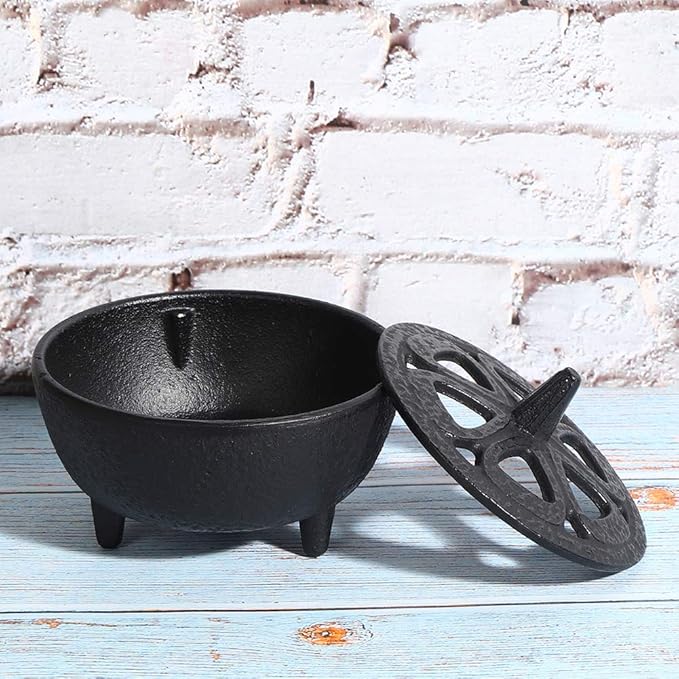 Vintage Tripod Incense Burner Holder with Lid, Cast Iron Incense Holder Metal Cauldron Censer Antique Cone Coil Incense Burner Holder for Incense Resins, Charcoal, Cones or Wax Melts