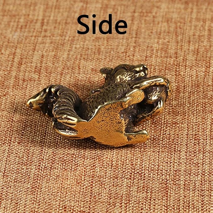 2pcs Brass Squirrel Figurines 1.6x1.2x0.6in Small Incense Holder Brass Animals Decor Antique Bronze Statue Ornament Desk Decoration Keychains