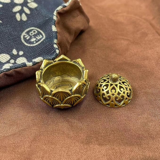 2 Pcs Mini Brass Lotus Flower Incense Holder, Calligraphy Style Closed Incense Burner Desktop Ornament Ash Catcher with Lid for Bedroom Kitchen Teahouse Office Home Decor Yoga Spa Madiation